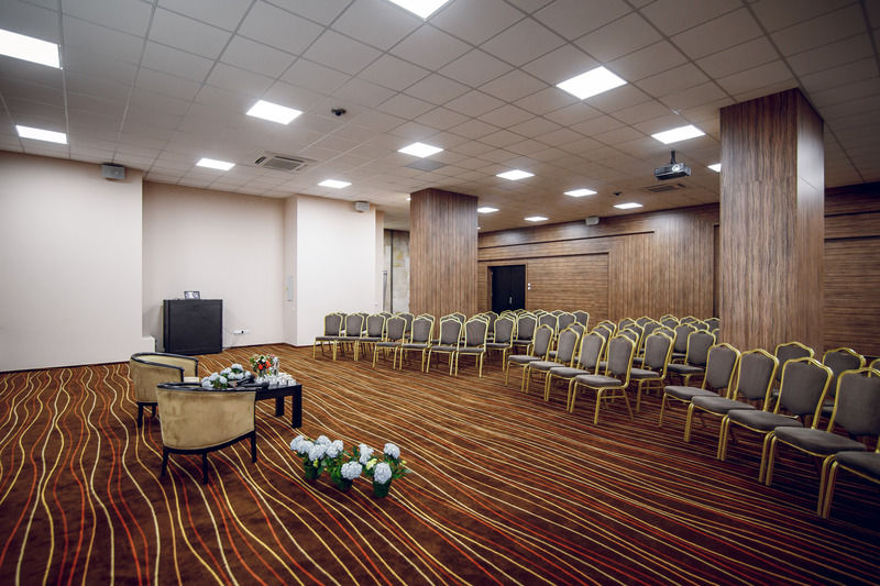 צ'יסינאו Codru Hotel מראה חיצוני תמונה